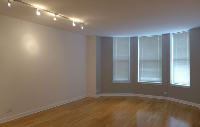 1 bed, 1 bath, 750 sqft, $2,050, Unit 07B