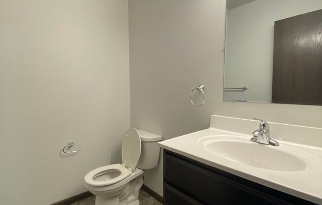 3 beds, 1.5 baths, 1,200 sqft, $1,550, Unit #303