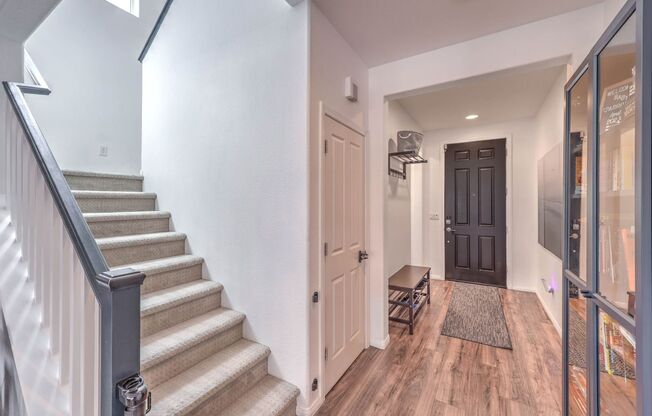 MOUNTAIN’S EDGE WITH POOL & SOLAR