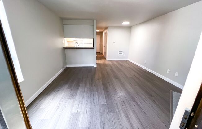 1 bed, 1 bath, 648 sqft, $1,895, Unit 402