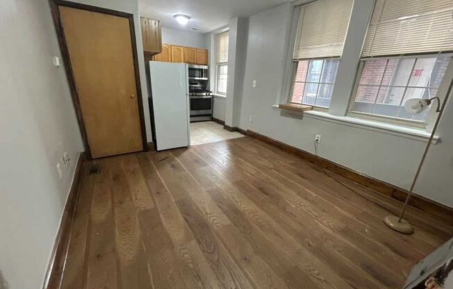 1 bed, 1 bath, 650 sqft, $900, Unit B203