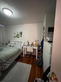 3 beds, 1 bath, $4,995, Unit 7