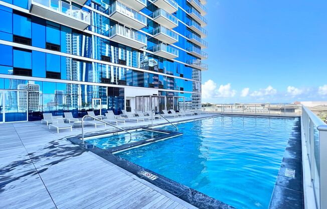 1 bed, 1 bath, $3,300