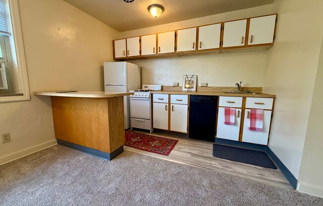1 bed, 1 bath, $950, Unit 48