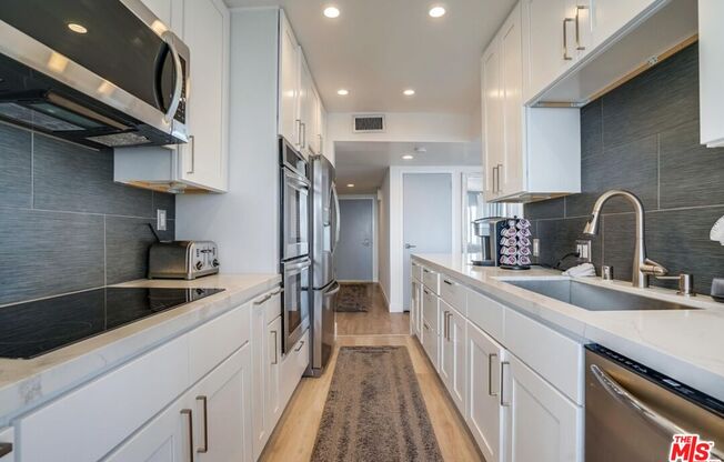 2 beds, 2 baths, 1,377 sqft, $5,750, Unit 802