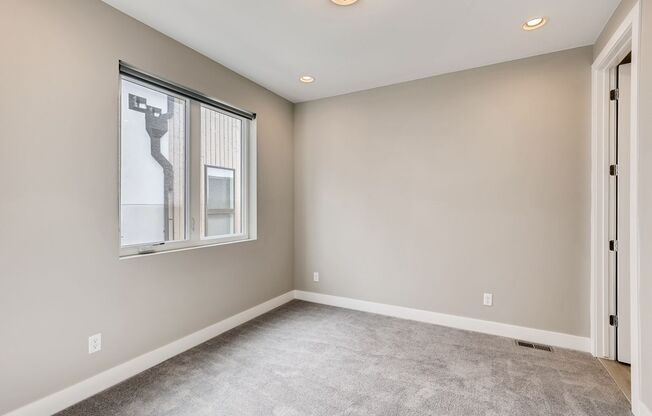 2 beds, 3.5 baths, $3,425, Unit 4086 Quivas St