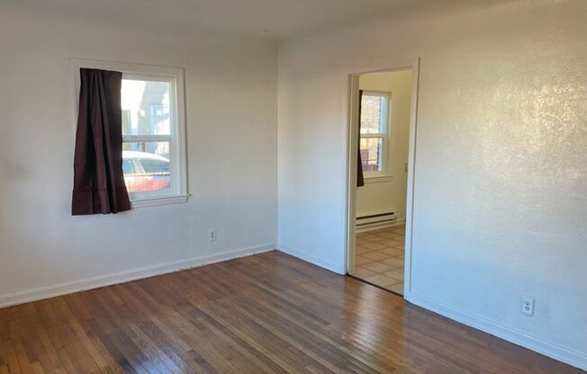 <b>Quaint Revitalized Two Bedroom Home near Reno Public Market<br><br>