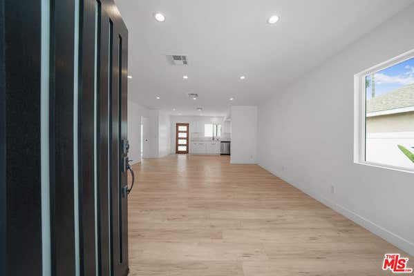 6837 YOLANDA AVE