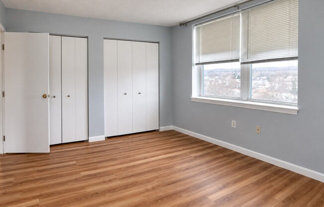 2 beds, 1 bath, 1,100 sqft, $2,400, Unit 718