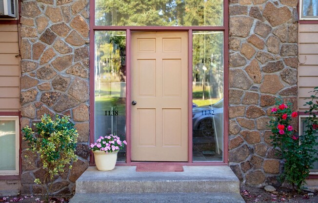 Camas House Apartments (CH)