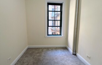 2 beds, 1 bath, $3,100, Unit 4B