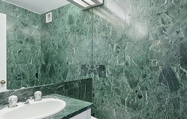 106 CENTRAL PARK S