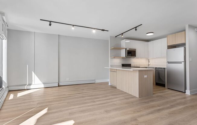 1 bed, 1.5 baths, 667 sqft, $2,550, Unit 26J