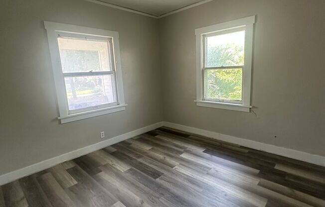 CENTRALLY LOCATED 2 BEDROOM