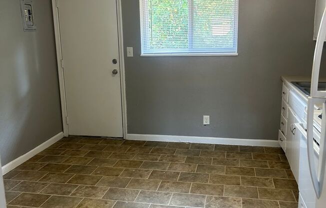 2 beds, 1 bath, 750 sqft, $1,070, Unit B01 1010 15