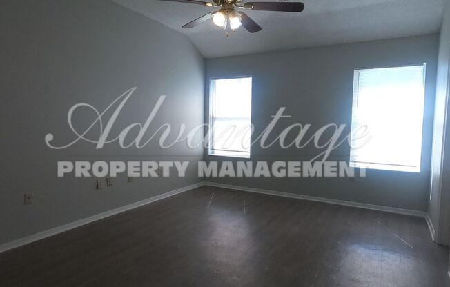 3 beds, 2 baths, $1,395