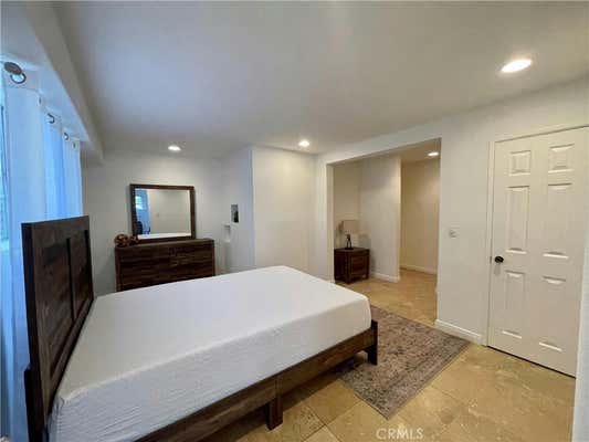 1 bed, 1 bath, 700 sqft, $3,000