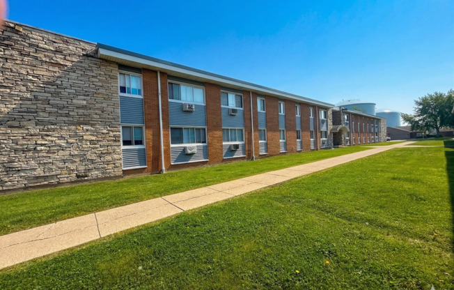 Sation Hills Apartments in Kenosha, WI