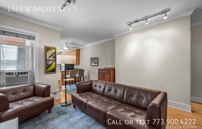 1945 W ARGYLE ST