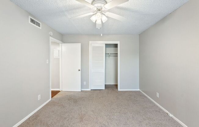 2 beds, 1.5 baths, 810 sqft, $832, Unit 207