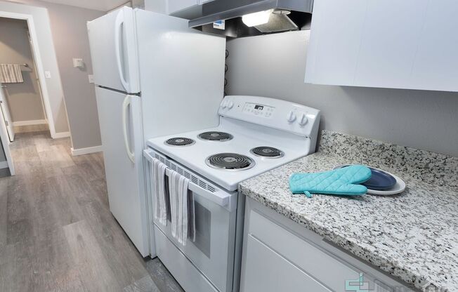 1 bed, 2 baths, 160 sqft, $595, Unit 750 - 9A