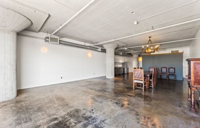 1 bed, 1 bath, 1,385 sqft, $4,200, Unit 413