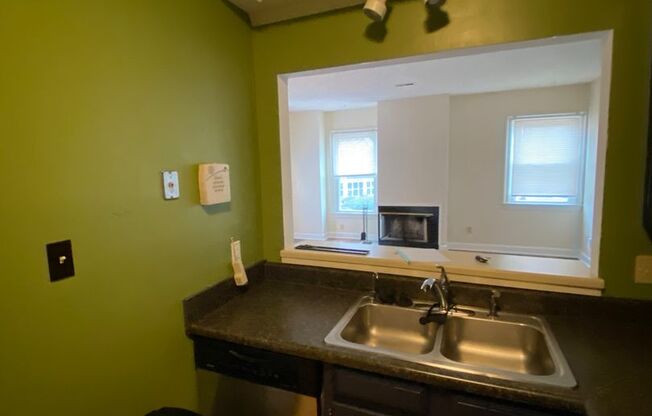 Spacious 2 bedroom/1 bath 2nd floor Condo in the heart of West Ghent