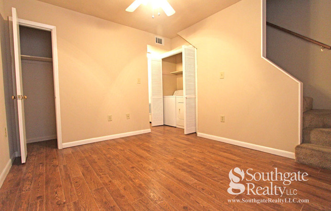 2 beds, 1.5 baths, 787 sqft, $875, Unit 099