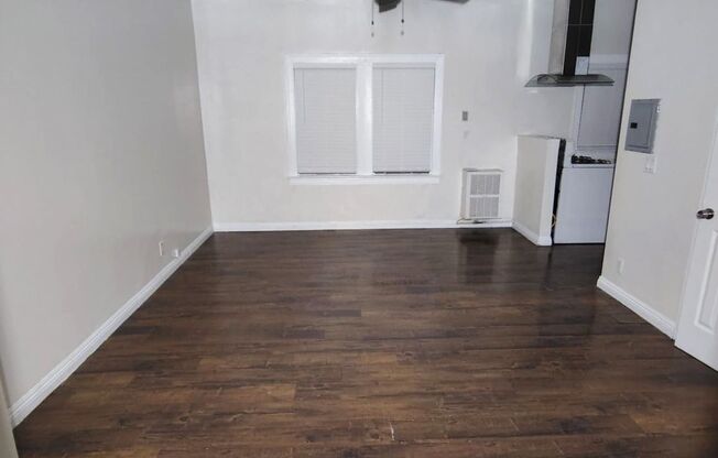 1 bed, 1 bath, $1,995, Unit 2723-12