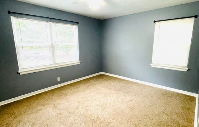 3 beds, 1 bath, $995