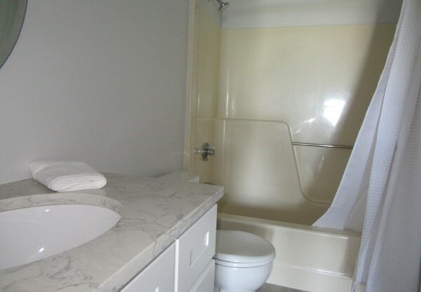 2 beds, 2 baths, 1,071 sqft, $2,400, Unit 502