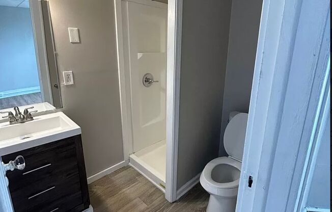 Studio, 1 bath, 940 sqft, $916, Unit 4