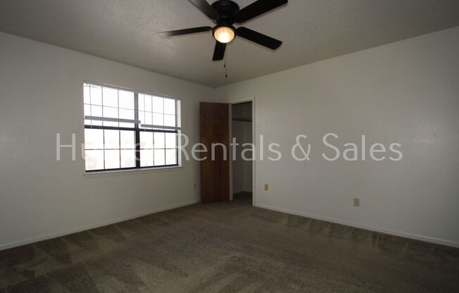 2 beds, 1.5 baths, $725