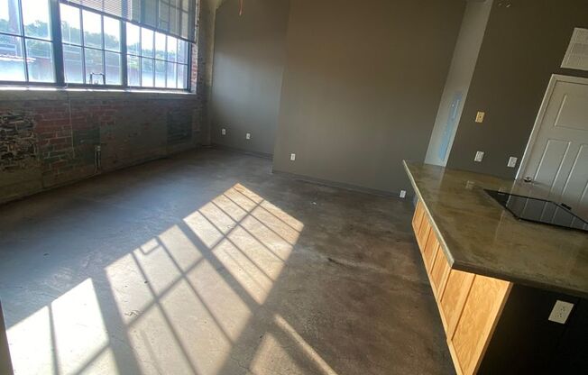 2 beds, 2 baths, 1,100 sqft, $895, Unit 416