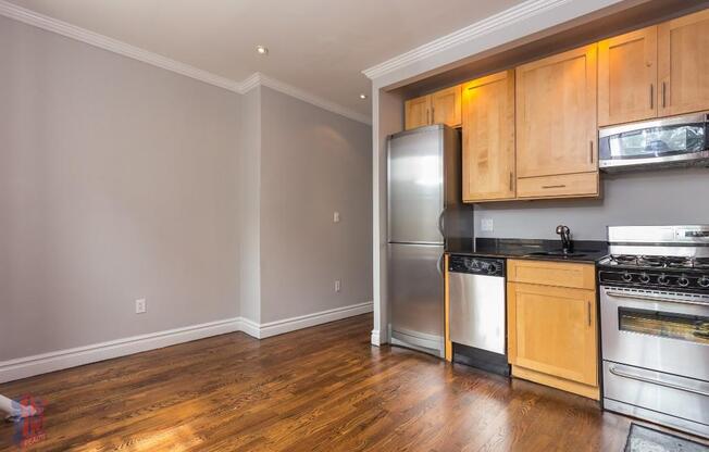 252 MOTT ST