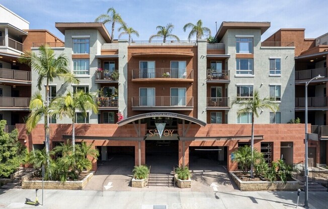 1 bed, 1 bath, 735 sqft, $2,400, Unit 120