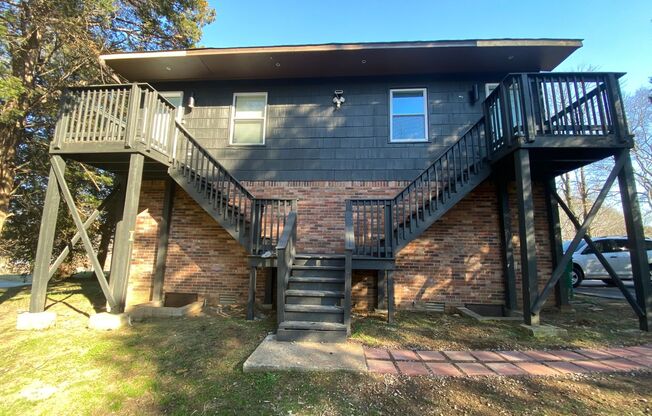 20 minutes from Downtown Nashville 1BR/1BA in Quadplex (two story quadplex)