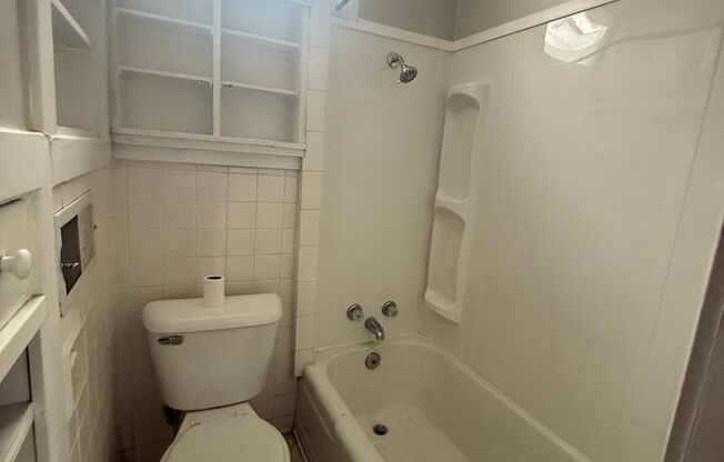 1 bed, 1 bath, $850, Unit 3