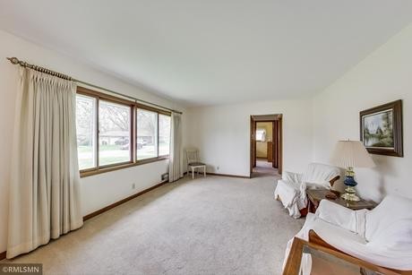 3800 Commodore Dr