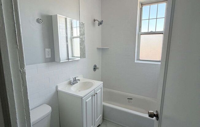 7112 - Golden Crest 7112 Park Avenue, LLC