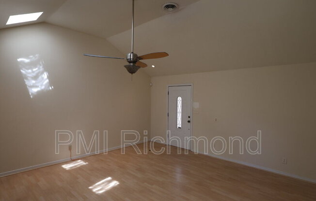 2529 TRAYMORE RD