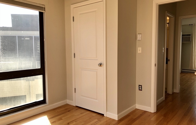 2 beds, 1.5 baths, 647 sqft, $4,400, Unit 616