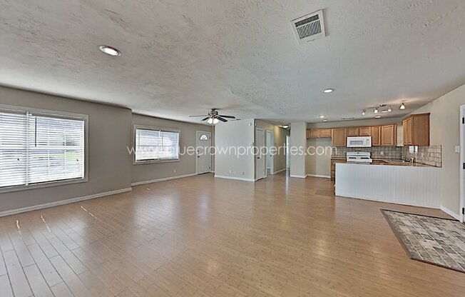 805 ARANSAS DR