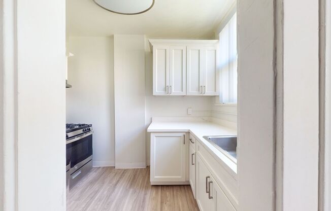 Studio, 1 bath, 352 sqft, $1,604, Unit 429