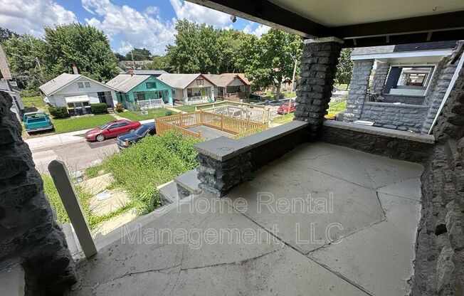 3211 E 32 ST