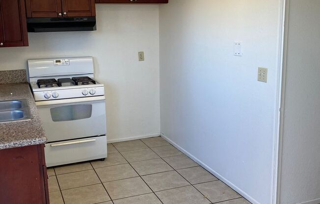 2 beds, 1.5 baths, $1,400, Unit 1