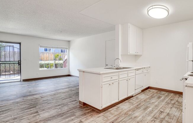 1 bed, 1 bath, 600 sqft, $2,000, Unit 10