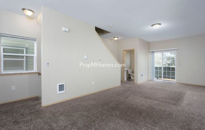 Beautiful SE Portland Three Bedroom Townhome!