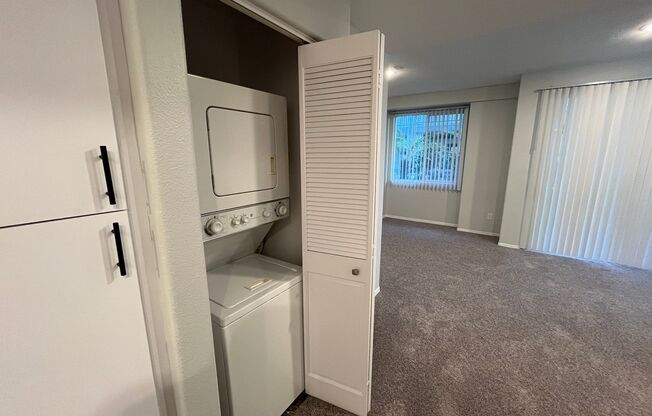 Studio, 1 bath, 700 sqft, $2,448, Unit 105