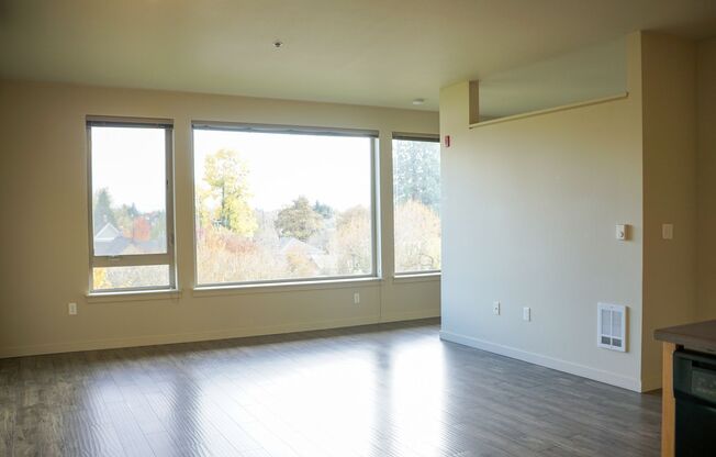 Top Floor Urban 1 Bedroom w/Large Picture Windows, A/C, W/D + Views!